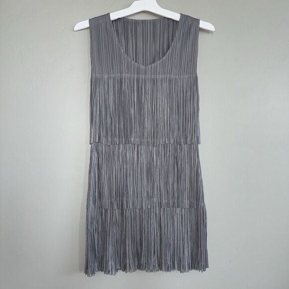 Gray Silver Sleeveless Tiered Fringe Mini Dress Womans Size M Stretchy Sexy Fun - Picture 1 of 9
